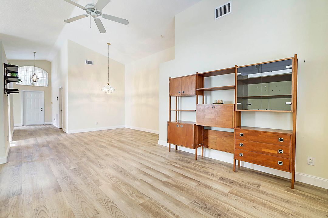 For Sale: $549,500 (3 beds, 2 baths, 1910 Square Feet)