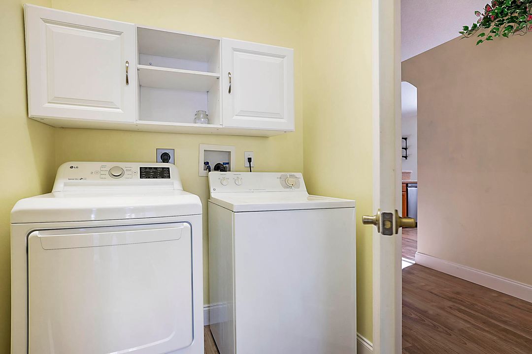 For Sale: $549,500 (3 beds, 2 baths, 1910 Square Feet)