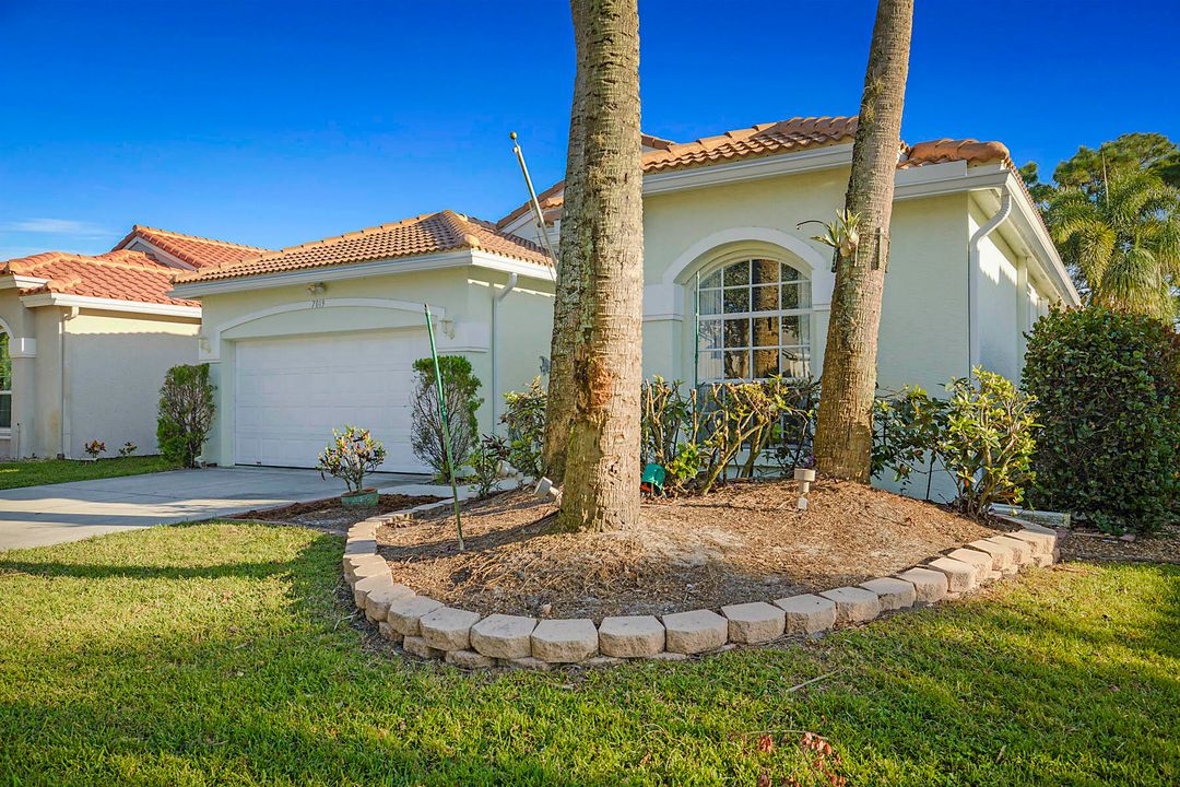 For Sale: $549,500 (3 beds, 2 baths, 1910 Square Feet)