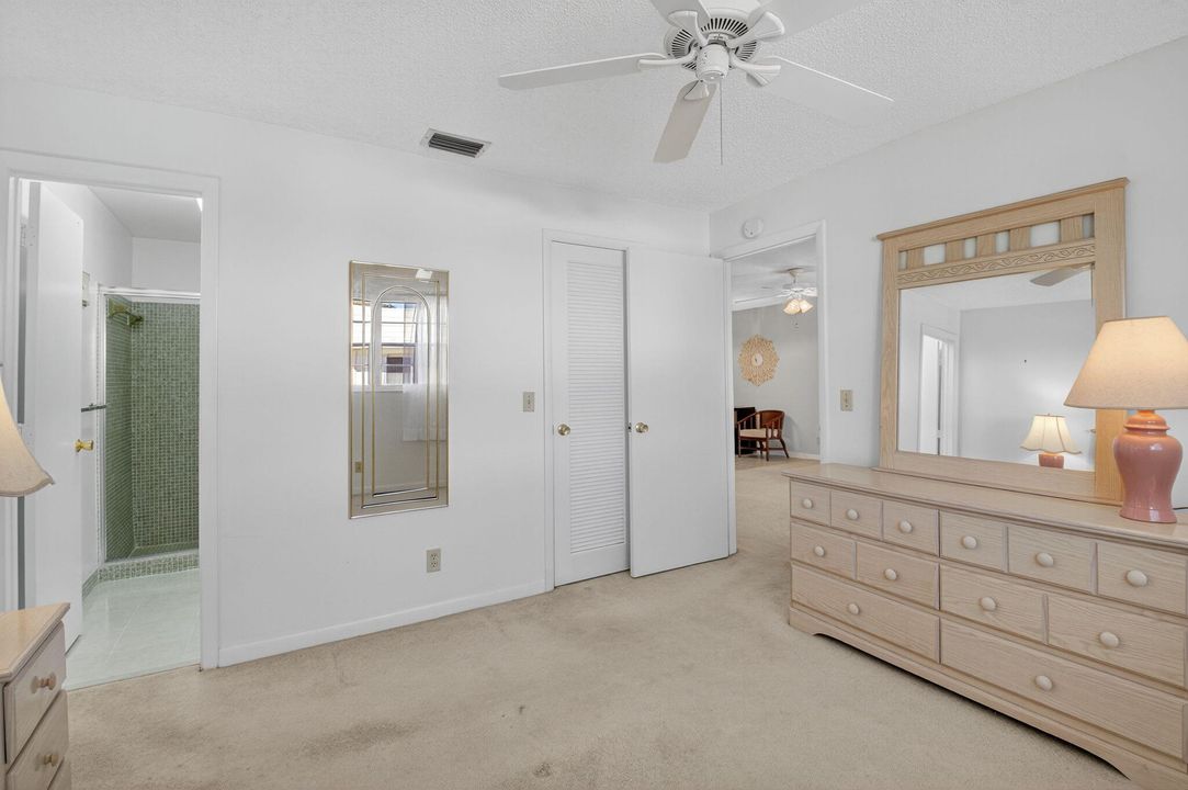 For Sale: $139,500 (2 beds, 2 baths, 969 Square Feet)