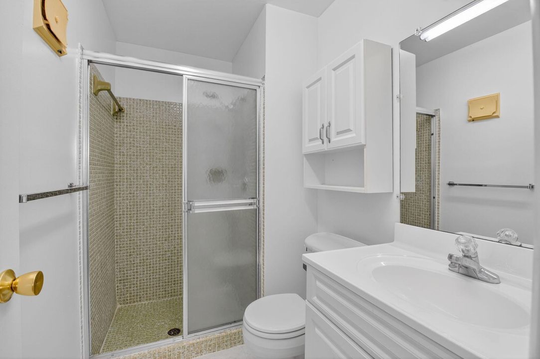 For Sale: $139,500 (2 beds, 2 baths, 969 Square Feet)