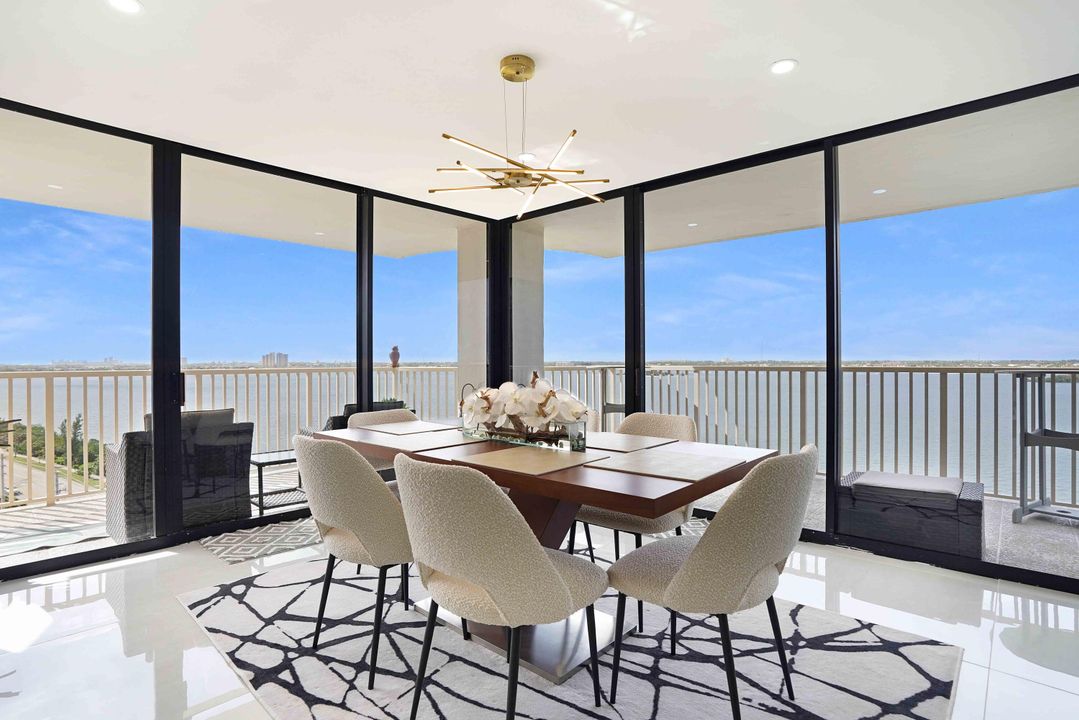 待售: $895,000 (2 贝兹, 2 浴室, 1330 平方英尺)