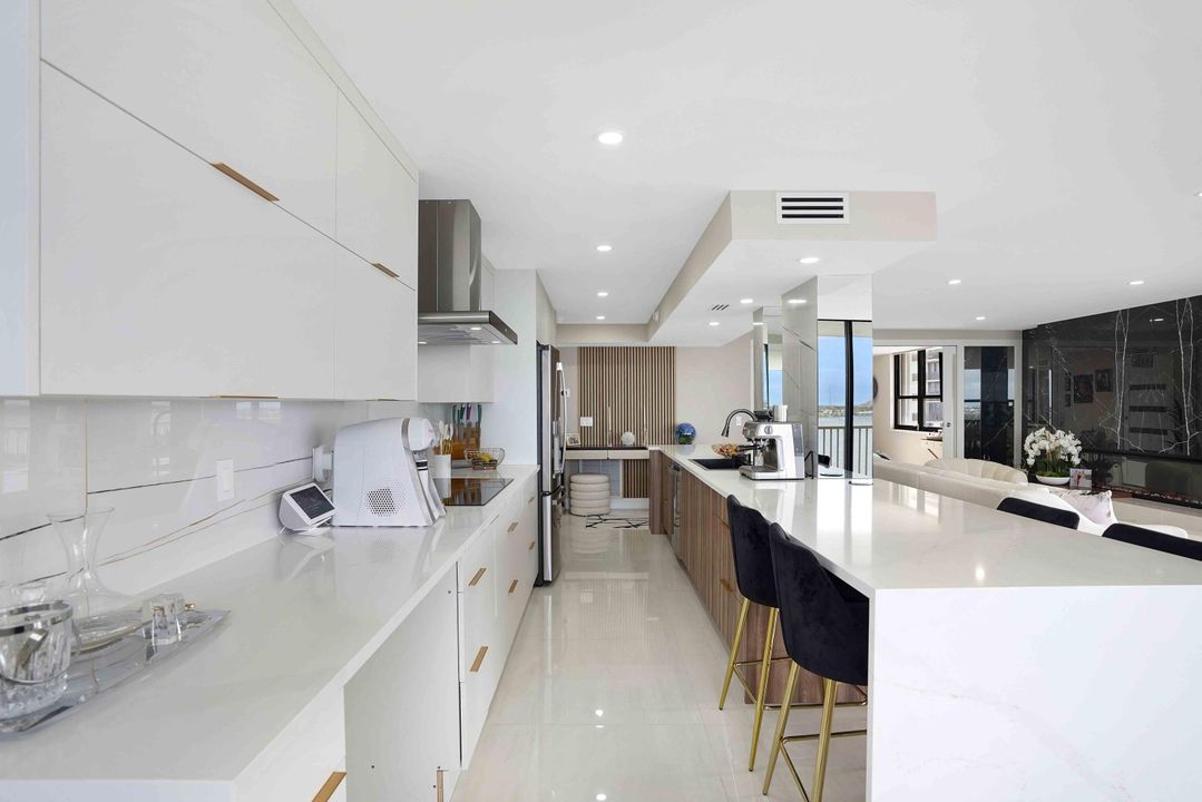 待售: $895,000 (2 贝兹, 2 浴室, 1330 平方英尺)