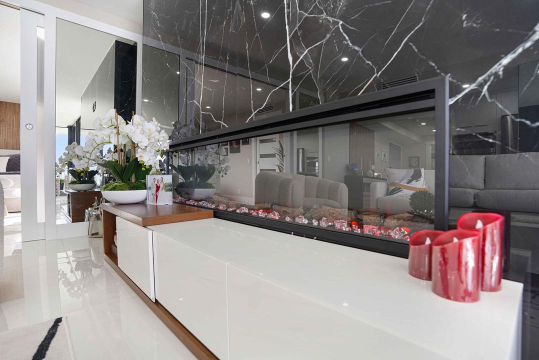 待售: $895,000 (2 贝兹, 2 浴室, 1330 平方英尺)