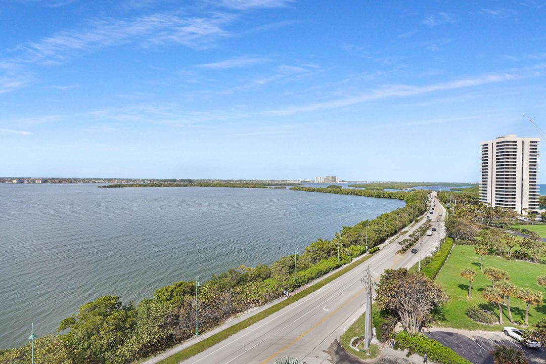 待售: $895,000 (2 贝兹, 2 浴室, 1330 平方英尺)