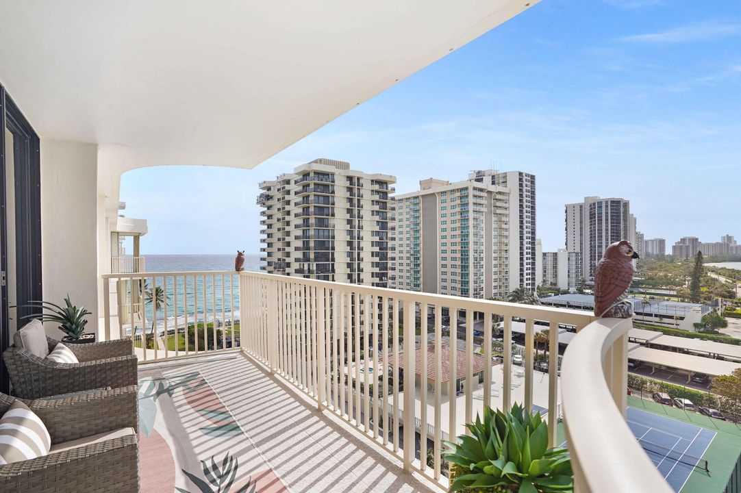 待售: $895,000 (2 贝兹, 2 浴室, 1330 平方英尺)