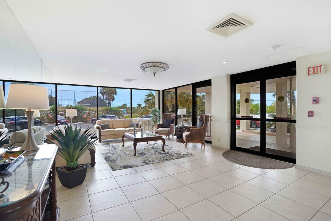 待售: $895,000 (2 贝兹, 2 浴室, 1330 平方英尺)