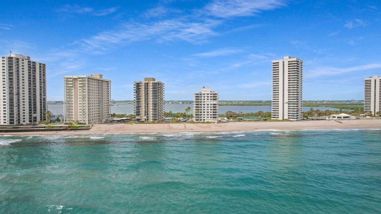 待售: $895,000 (2 贝兹, 2 浴室, 1330 平方英尺)