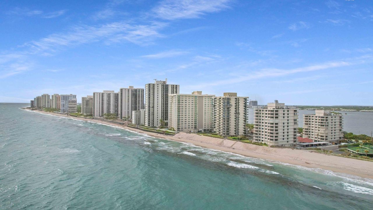 待售: $895,000 (2 贝兹, 2 浴室, 1330 平方英尺)