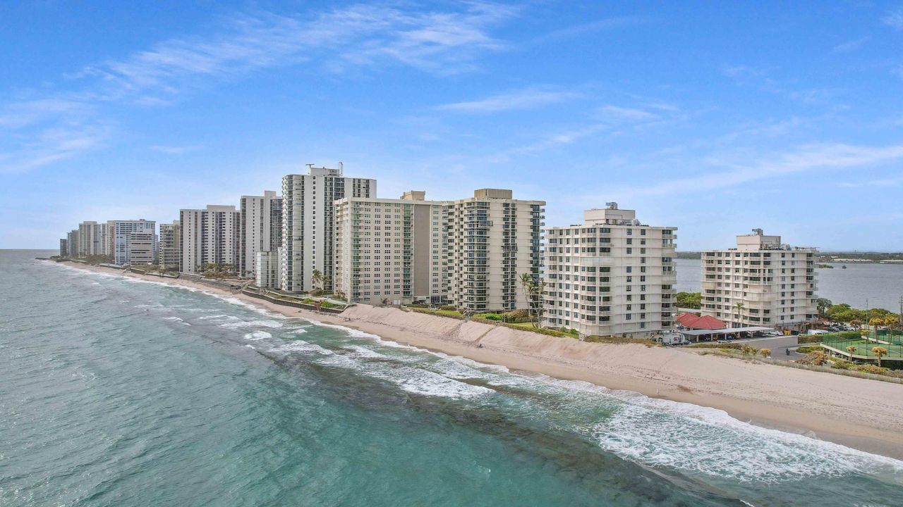 待售: $895,000 (2 贝兹, 2 浴室, 1330 平方英尺)