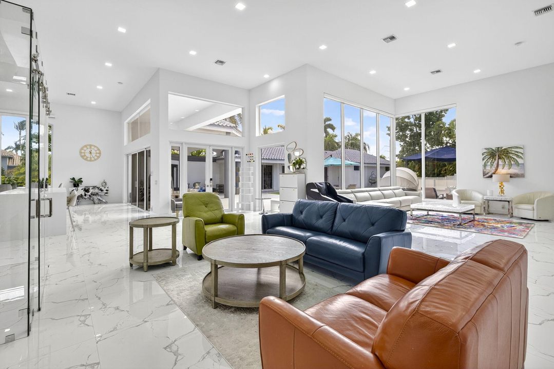 For Sale: $3,795,000 (6 beds, 6 baths, 4115 Square Feet)