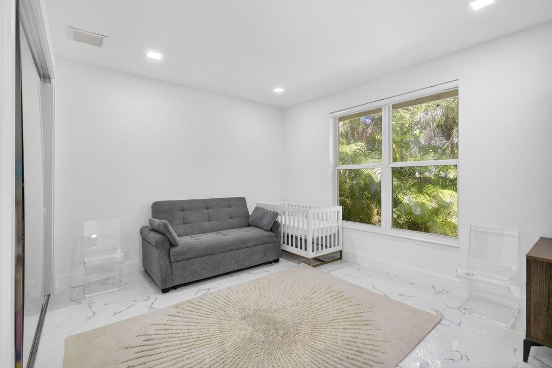 For Sale: $3,795,000 (6 beds, 6 baths, 4115 Square Feet)