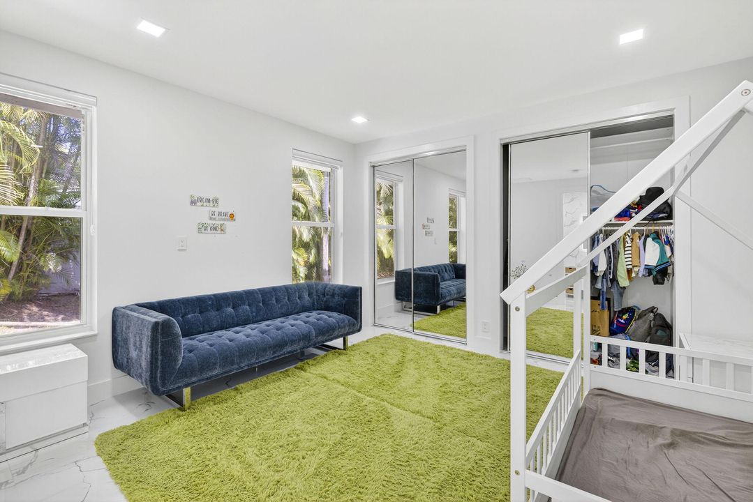 For Sale: $3,795,000 (6 beds, 6 baths, 4115 Square Feet)