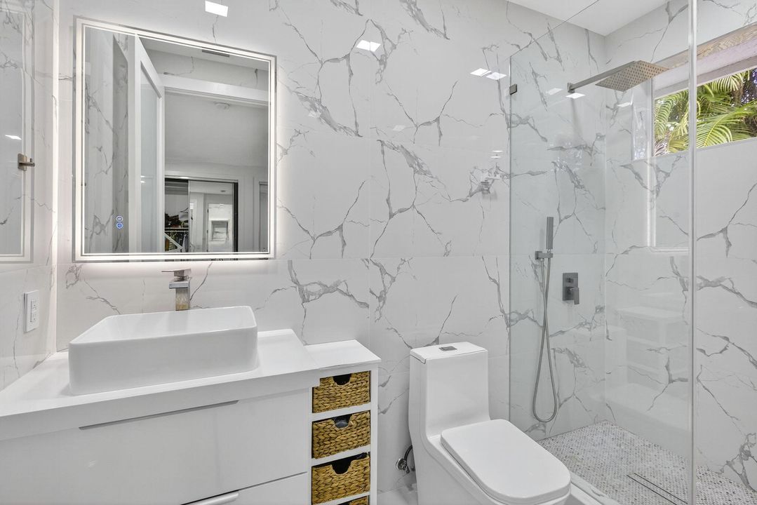 For Sale: $3,795,000 (6 beds, 6 baths, 4115 Square Feet)