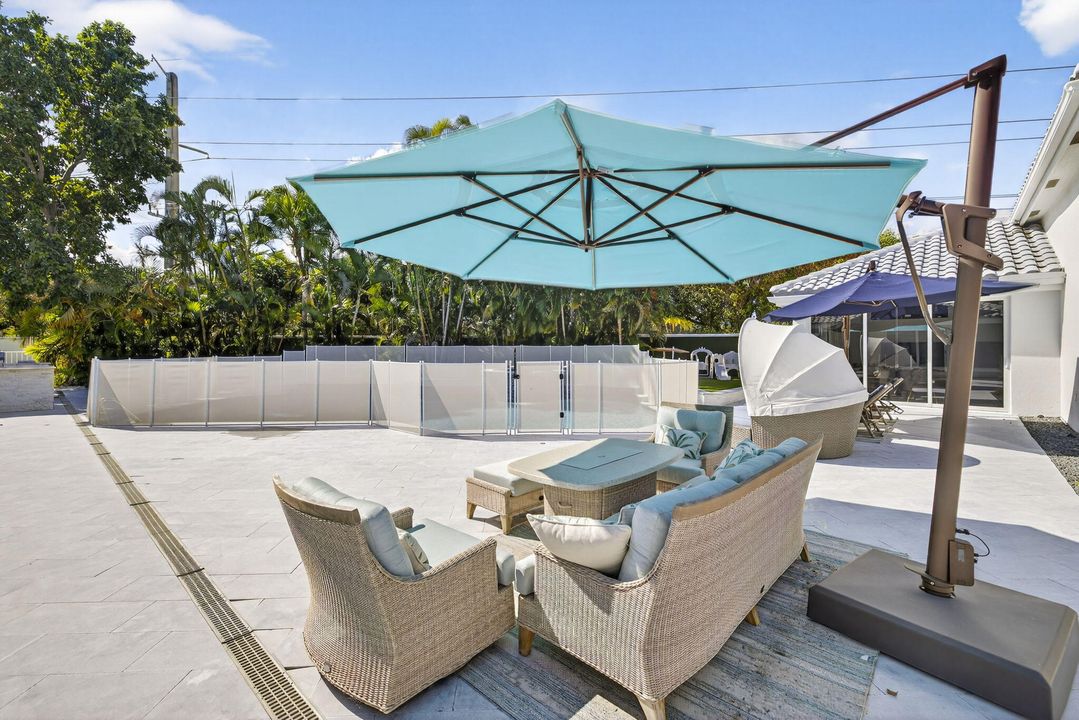 For Sale: $3,795,000 (6 beds, 6 baths, 4115 Square Feet)