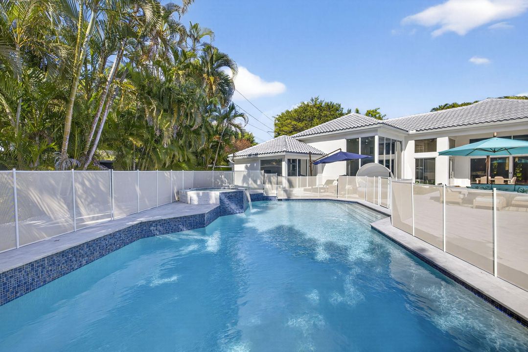 For Sale: $3,795,000 (6 beds, 6 baths, 4115 Square Feet)