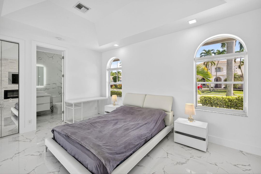 For Sale: $3,795,000 (6 beds, 6 baths, 4115 Square Feet)