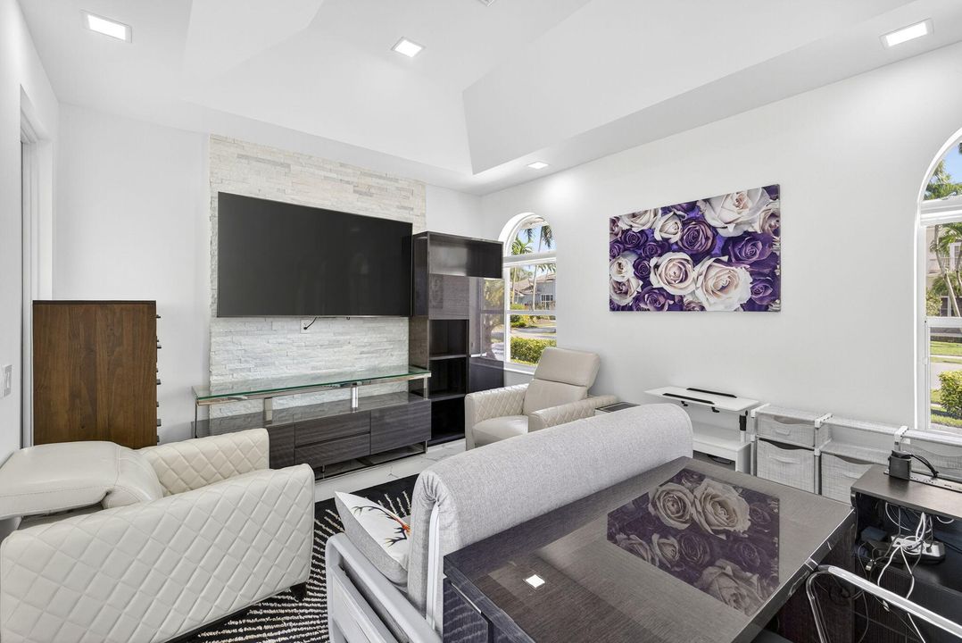 For Sale: $3,795,000 (6 beds, 6 baths, 4115 Square Feet)