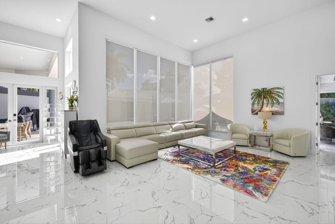 For Sale: $3,795,000 (6 beds, 6 baths, 4115 Square Feet)