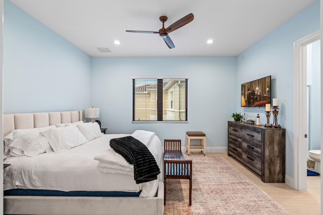 For Sale: $3,495,000 (7 beds, 6 baths, 5505 Square Feet)