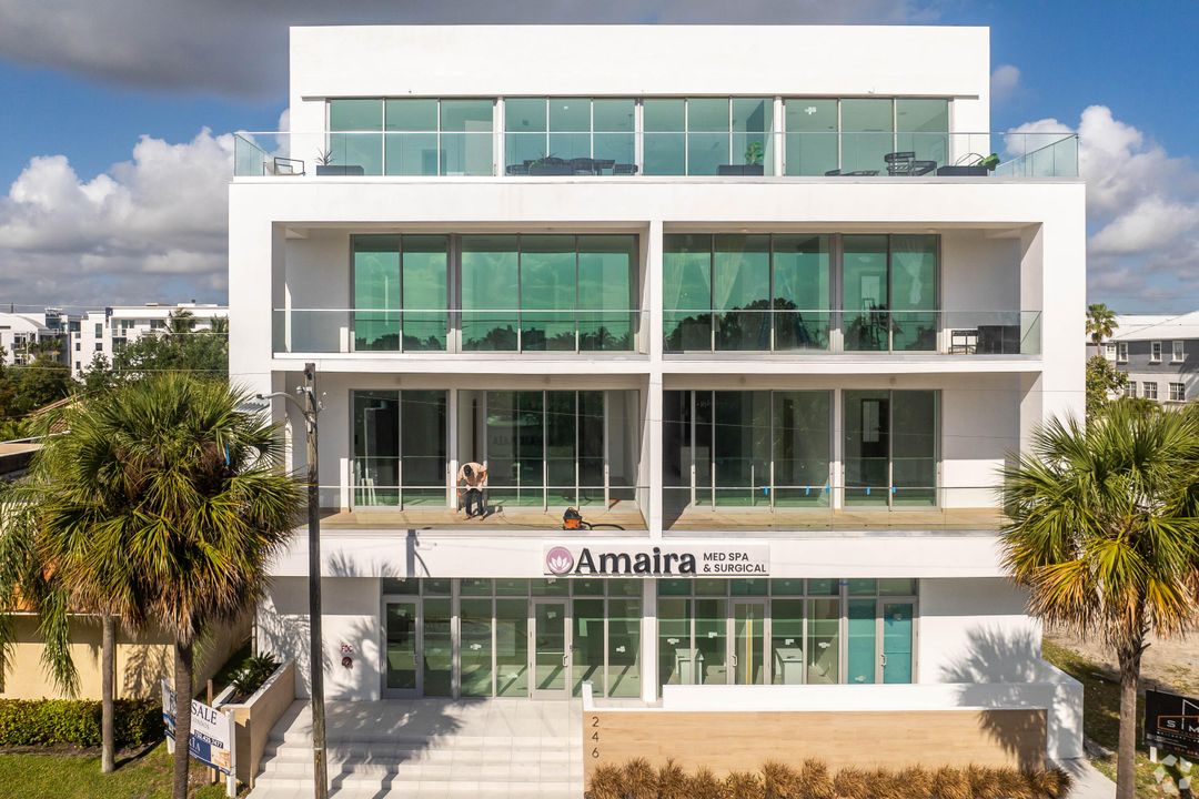 На продажу: $2,790,000 (0 спален, 0 ванн, 3000 Квадратных фут)