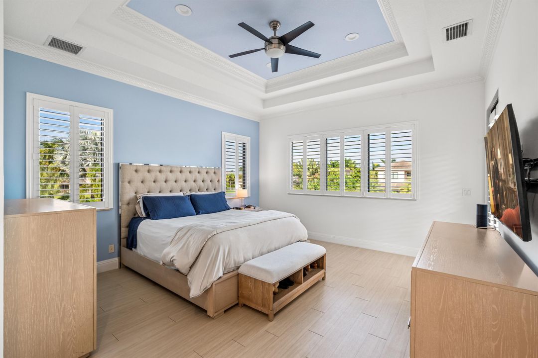 For Sale: $3,495,000 (7 beds, 6 baths, 5505 Square Feet)