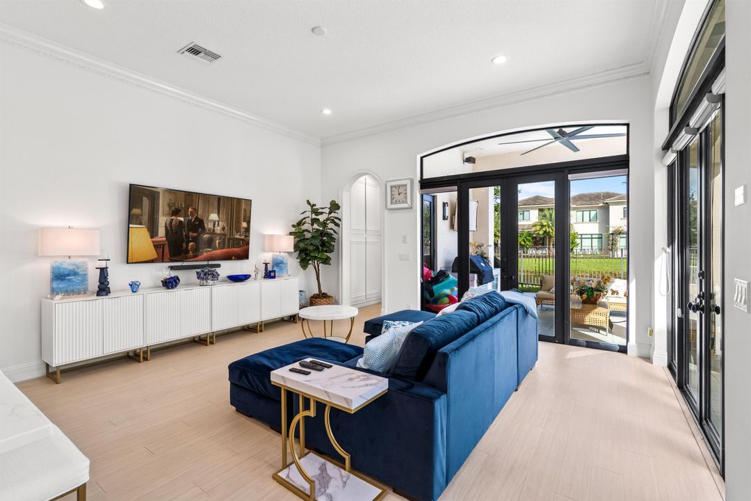 For Sale: $3,495,000 (7 beds, 6 baths, 5505 Square Feet)