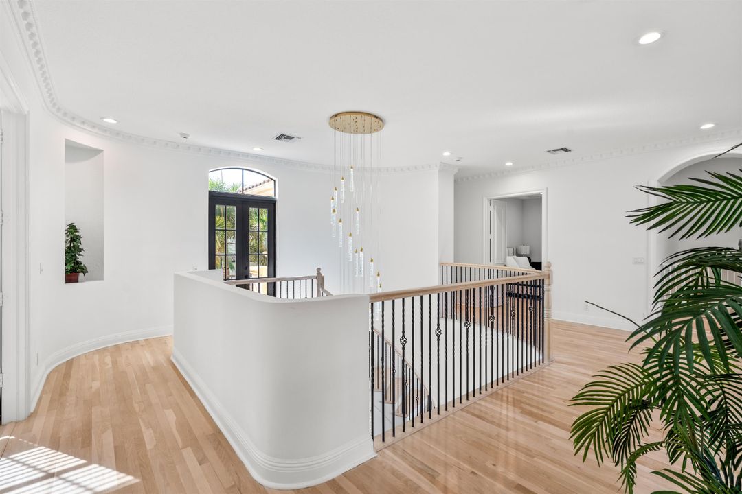 For Sale: $3,495,000 (7 beds, 6 baths, 5505 Square Feet)