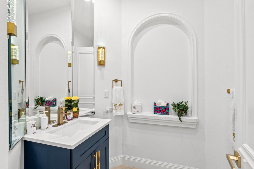 For Sale: $3,495,000 (7 beds, 6 baths, 5505 Square Feet)