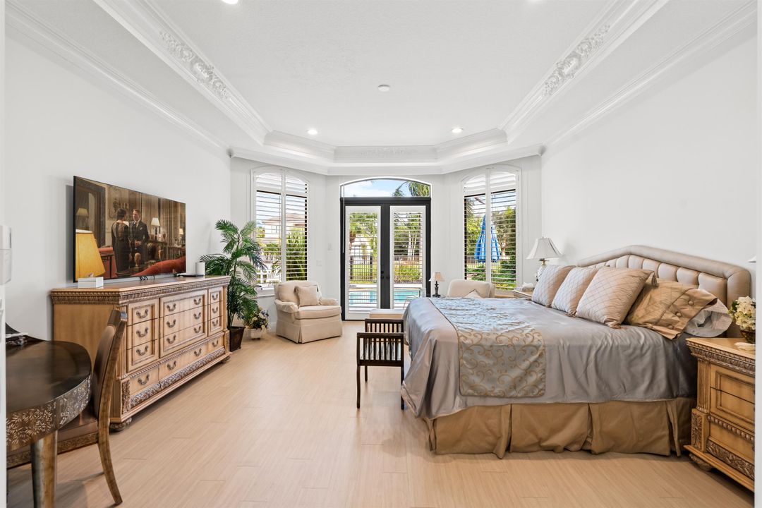 For Sale: $3,495,000 (7 beds, 6 baths, 5505 Square Feet)