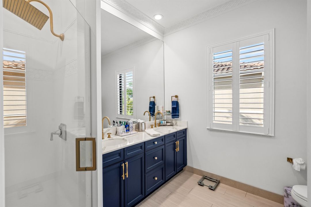 For Sale: $3,495,000 (7 beds, 6 baths, 5505 Square Feet)