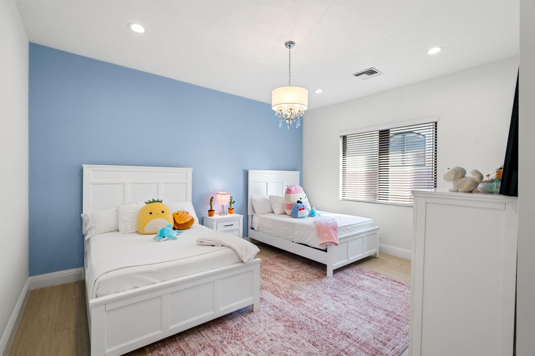 For Sale: $3,495,000 (7 beds, 6 baths, 5505 Square Feet)