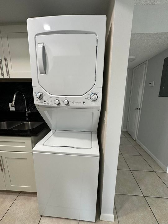 В аренду: $1,175 (1 спален, 1 ванн, 700 Квадратных фут)