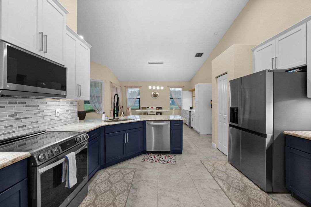 待售: $849,999 (3 贝兹, 2 浴室, 2246 平方英尺)