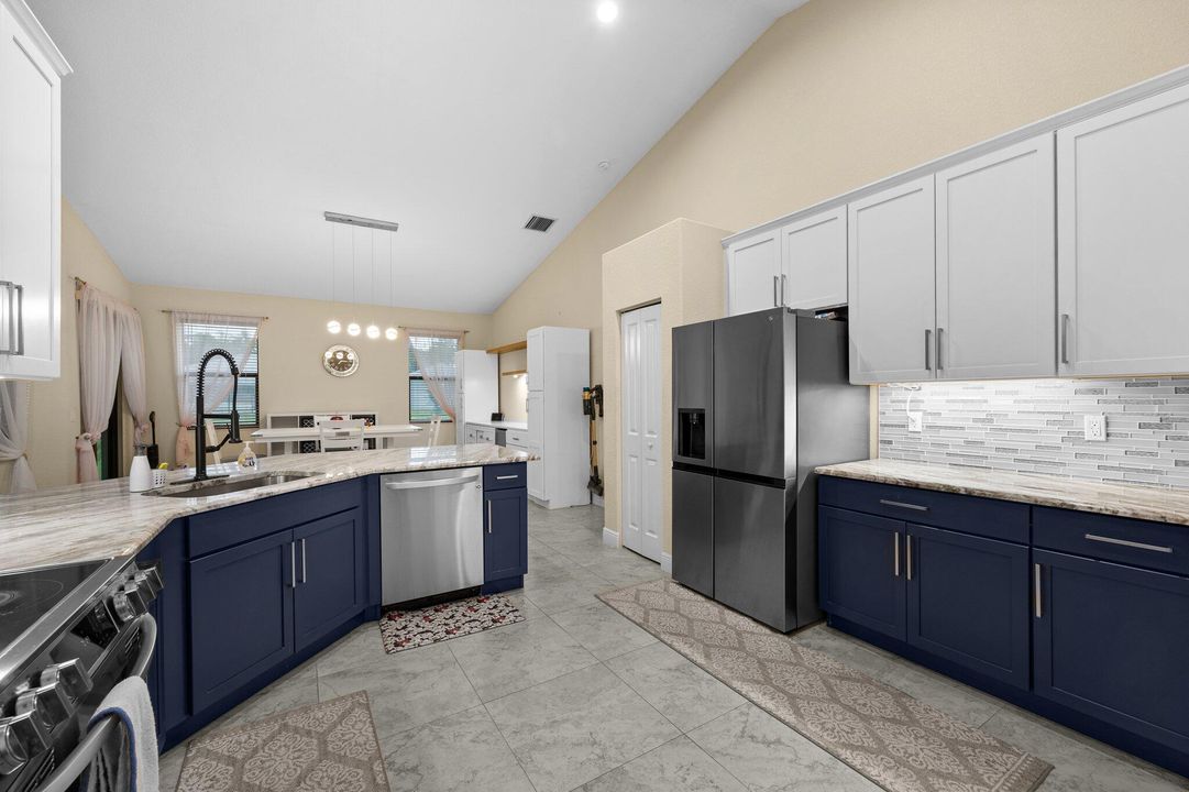 待售: $849,999 (3 贝兹, 2 浴室, 2246 平方英尺)