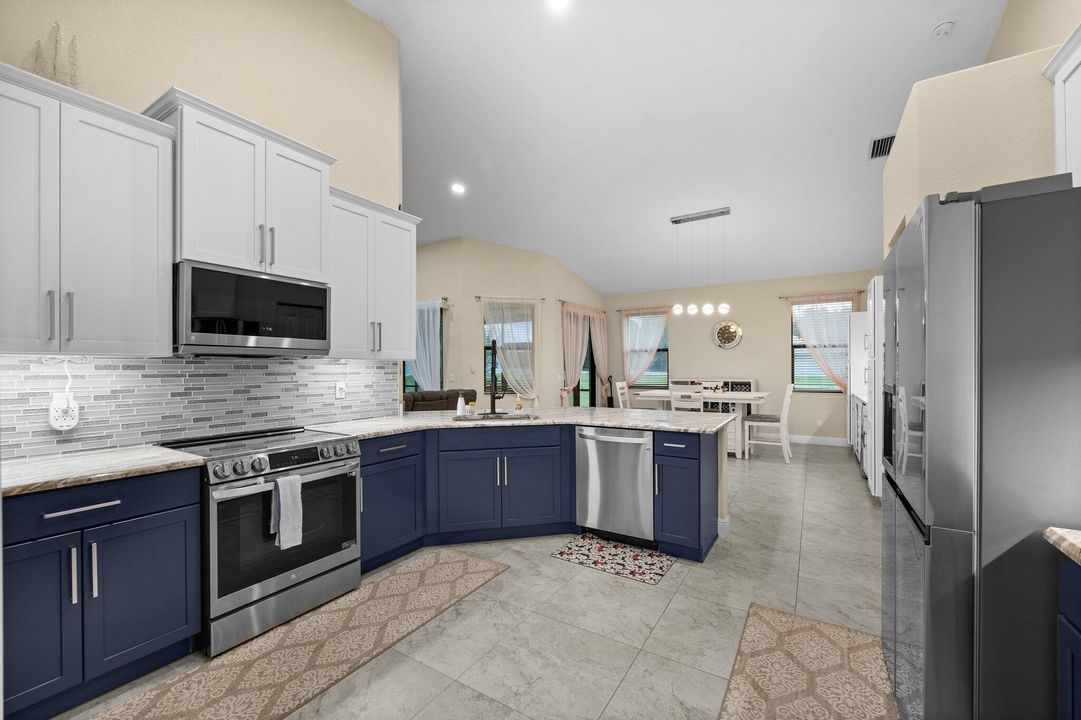 待售: $849,999 (3 贝兹, 2 浴室, 2246 平方英尺)