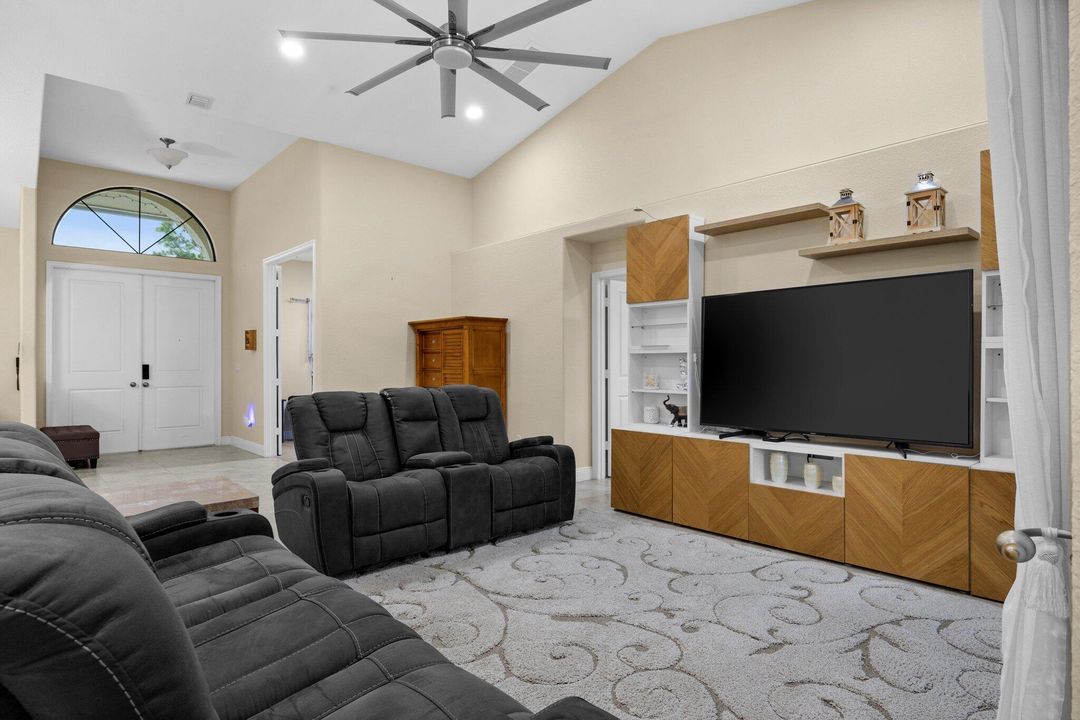 待售: $849,999 (3 贝兹, 2 浴室, 2246 平方英尺)