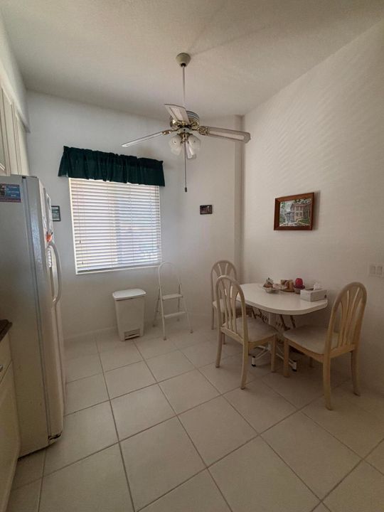 В аренду: $4,500 (2 спален, 2 ванн, 1989 Квадратных фут)