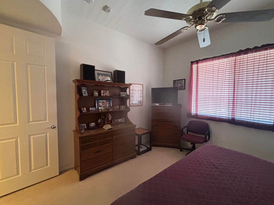 В аренду: $4,500 (2 спален, 2 ванн, 1989 Квадратных фут)