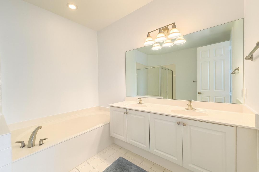 Active With Contract: $3,100 (3 beds, 2 baths, 1674 Square Feet)