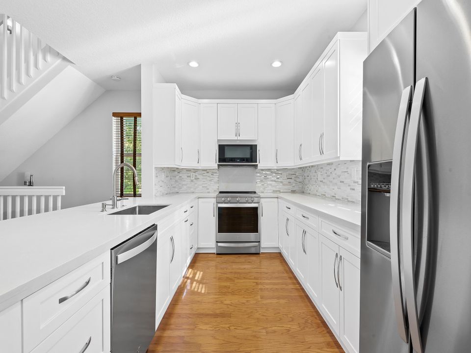 Active With Contract: $649,000 (2 beds, 2 baths, 1631 Square Feet)