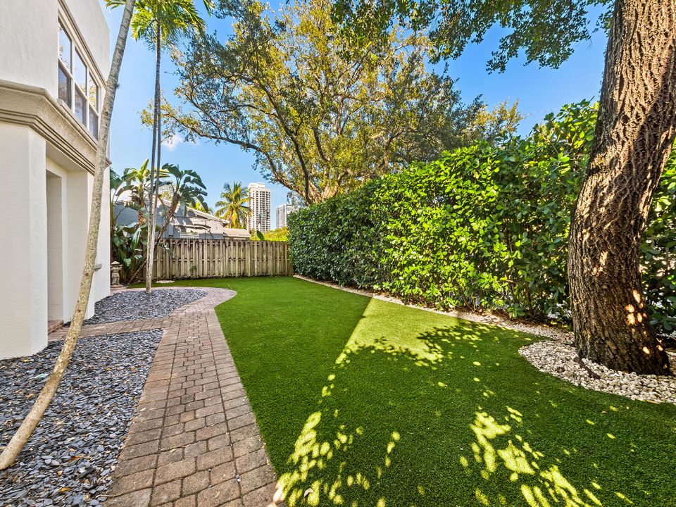 Active With Contract: $649,000 (2 beds, 2 baths, 1631 Square Feet)