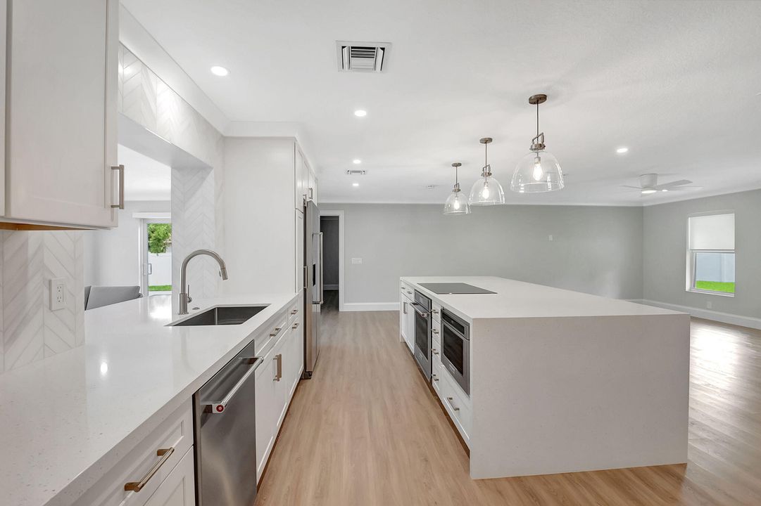 For Rent: $7,450 (3 beds, 2 baths, 1890 Square Feet)