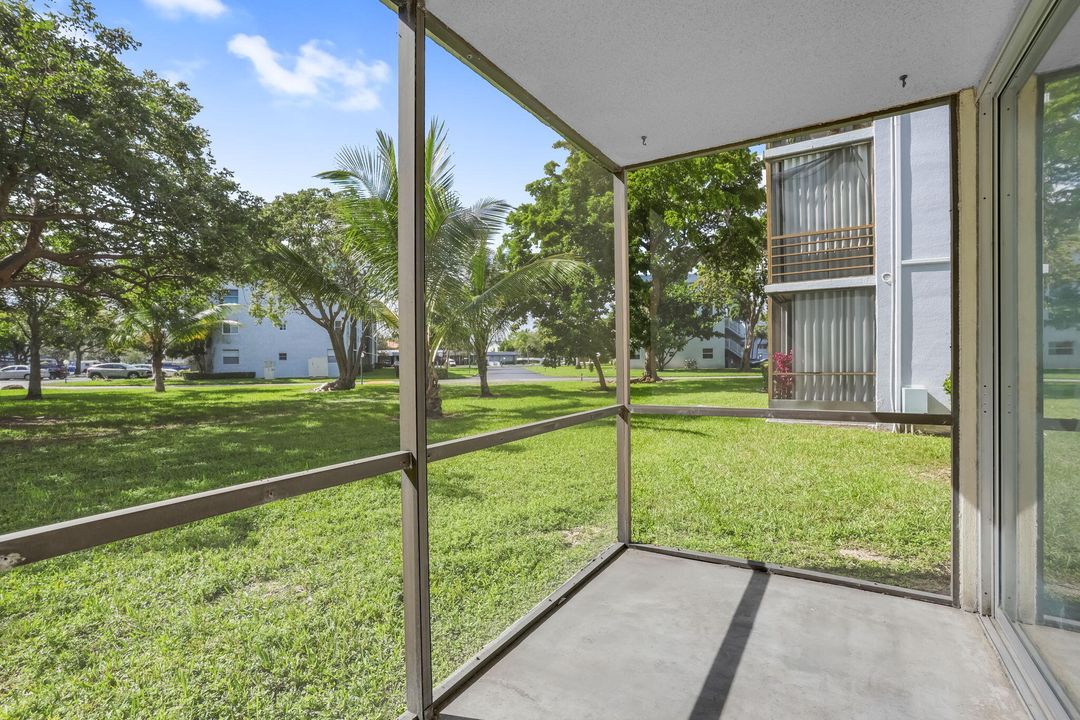 For Sale: $119,000 (1 beds, 1 baths, 750 Square Feet)