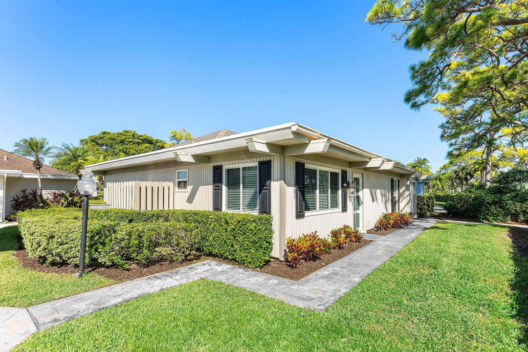 For Sale: $615,000 (2 beds, 2 baths, 1606 Square Feet)