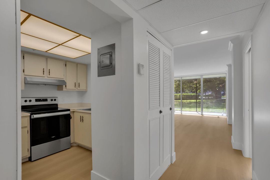 For Sale: $119,000 (1 beds, 1 baths, 750 Square Feet)