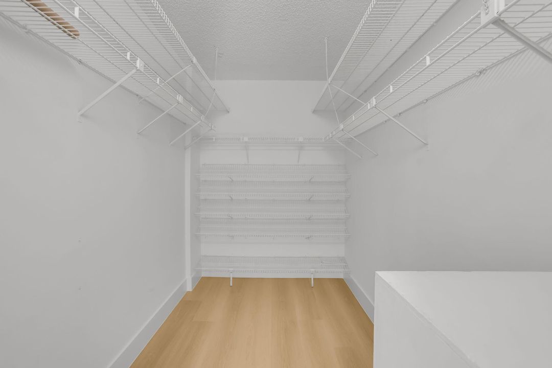 For Sale: $119,000 (1 beds, 1 baths, 750 Square Feet)