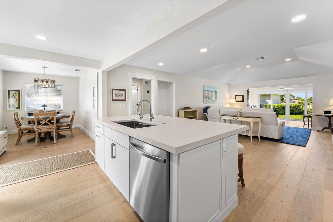 For Sale: $615,000 (2 beds, 2 baths, 1606 Square Feet)