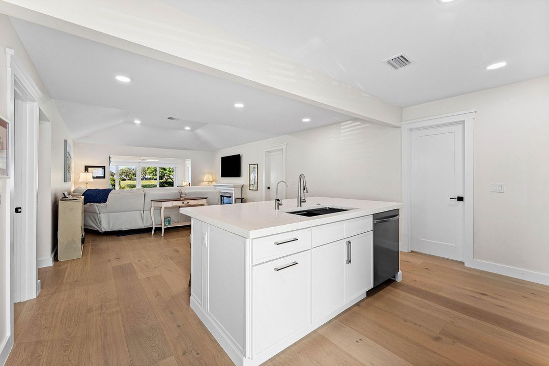 For Sale: $615,000 (2 beds, 2 baths, 1606 Square Feet)