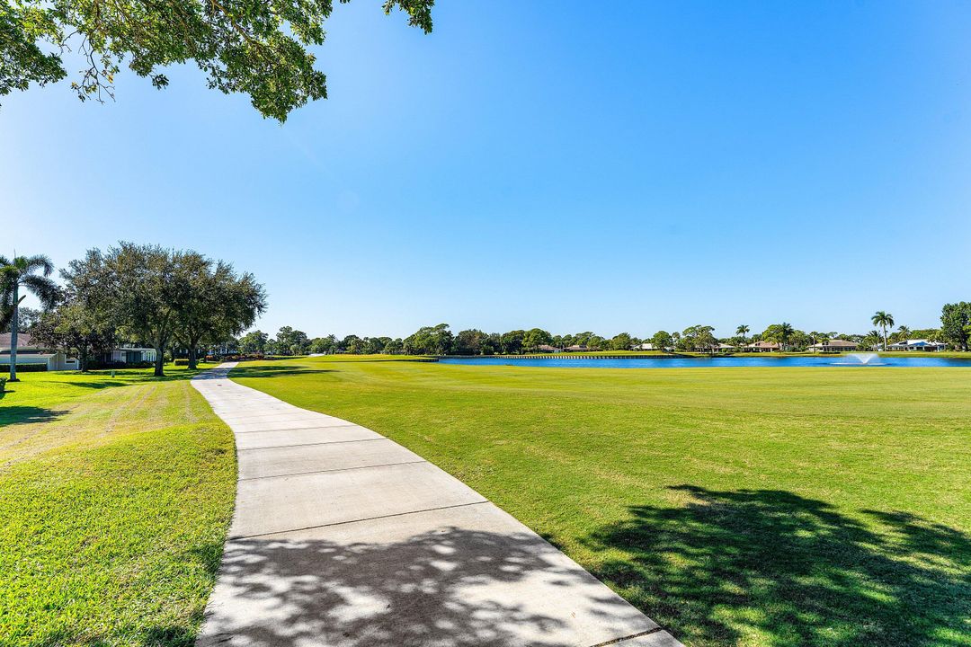 For Sale: $615,000 (2 beds, 2 baths, 1606 Square Feet)